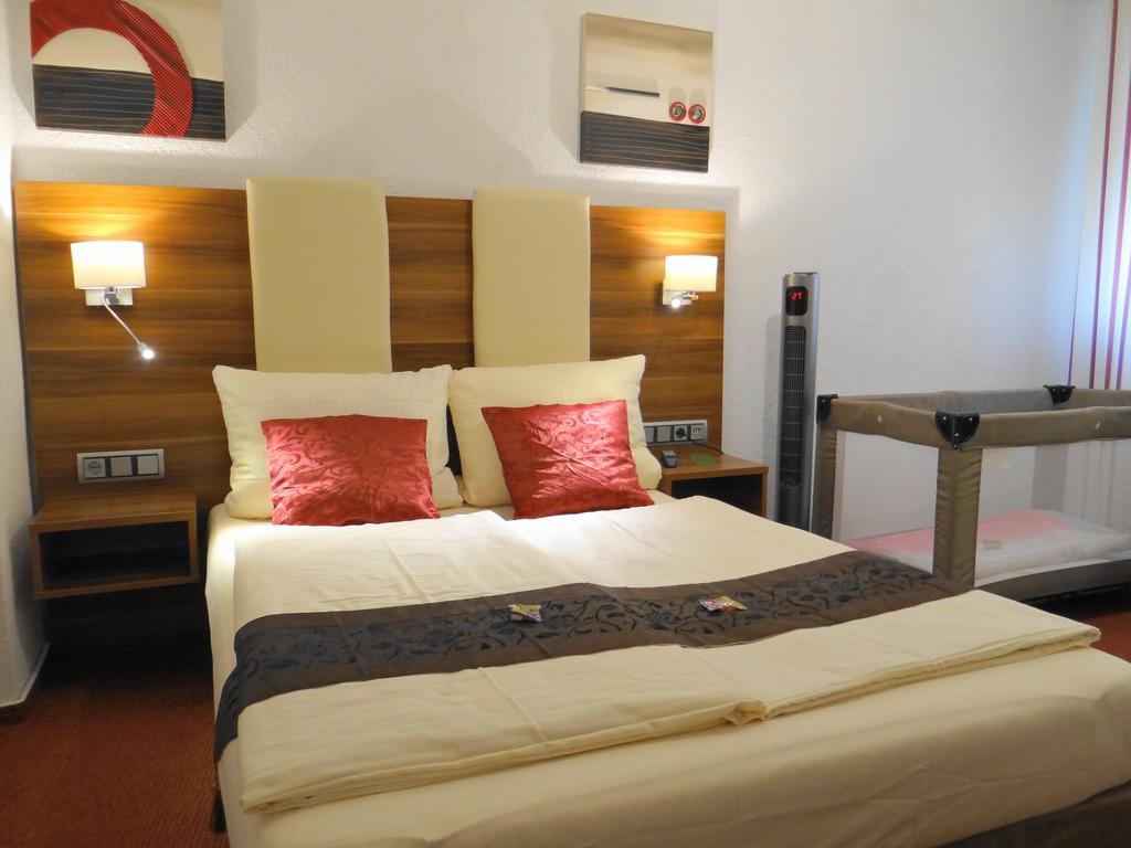 Hotel Schuetzenhof Spa Garden Buerstadt Экстерьер фото
