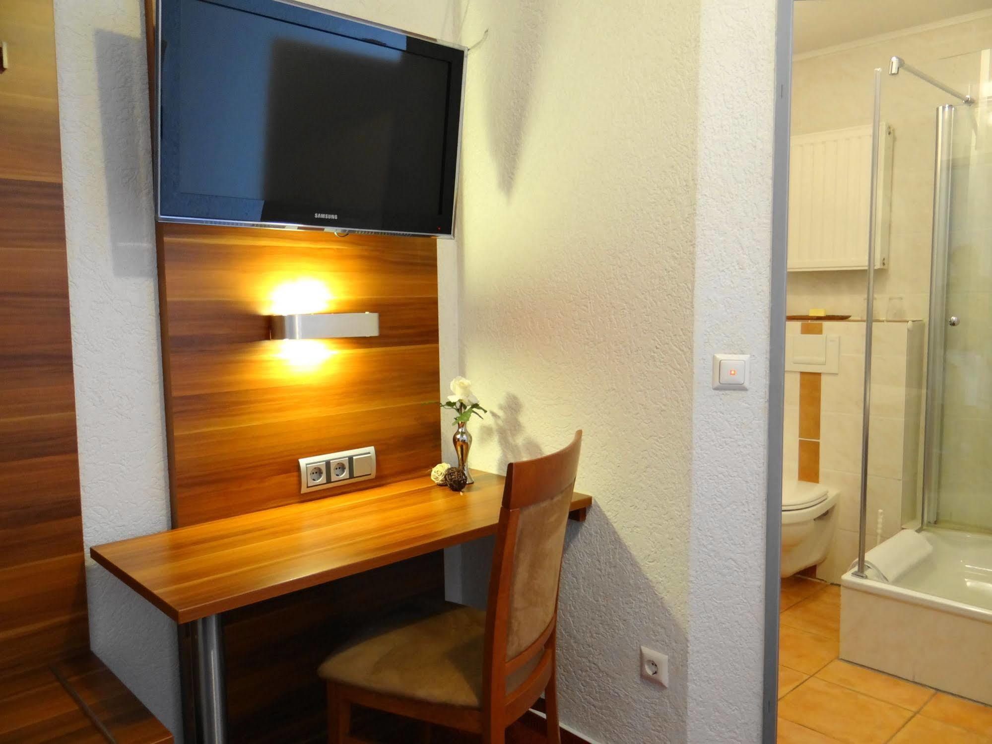 Hotel Schuetzenhof Spa Garden Buerstadt Экстерьер фото